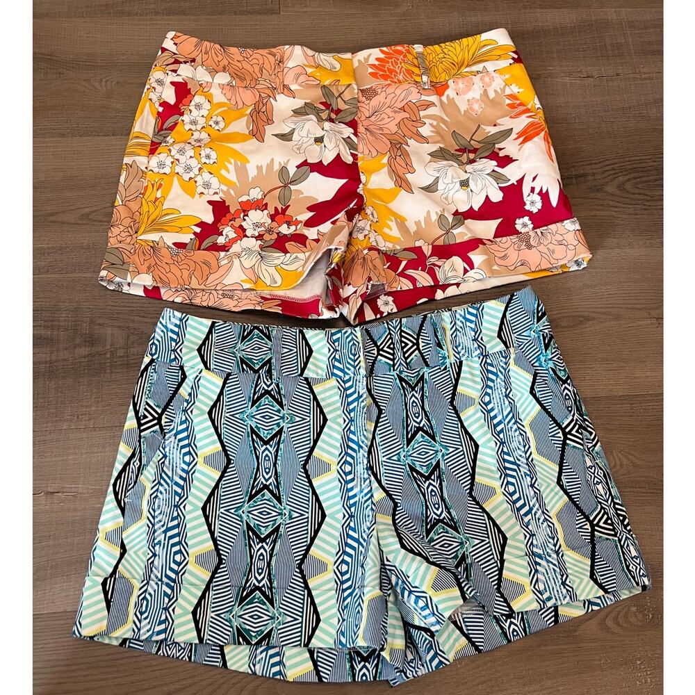 Women's Blue Aztec Pattern Cuffed Flat-Front Shorts & Freebie